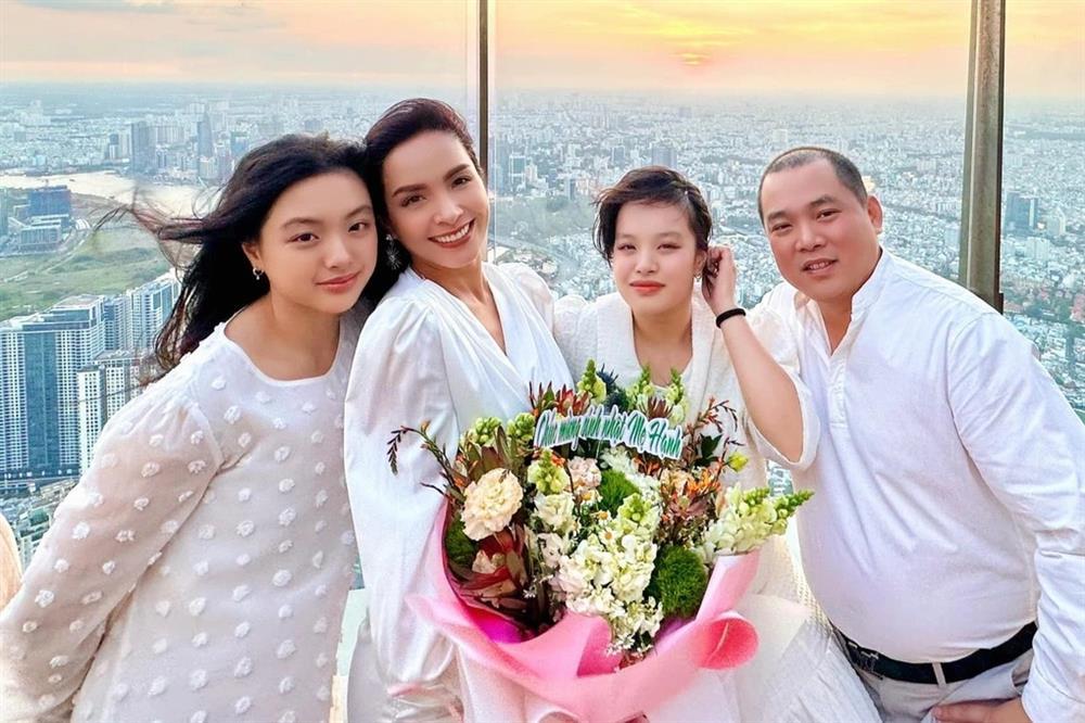 Loạt gia đình sao Việt đón một bề con gái: Vân Trang niềm vui nhân 3, các cô chiêu ai cũng xinh đẹp - tài năng-9
