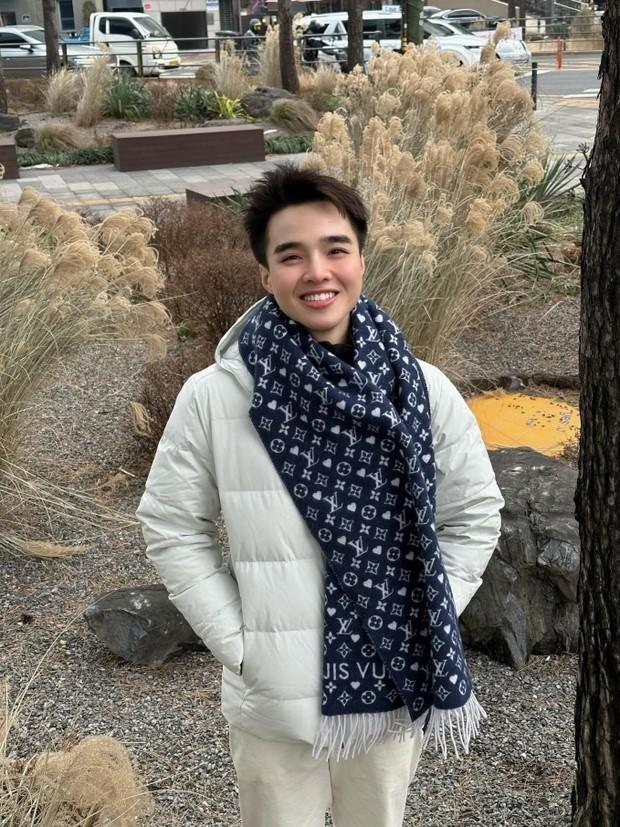 Dính nghi vấn xúc phạm, hạ thấp phụ nữ trong cuốn sách đầu tay, Tun Phạm nói gì?-4