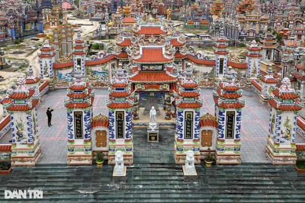 Ngắm những biệt thự lăng mộ bạc tỷ xa hoa như lăng vua chúa ở Huế-5