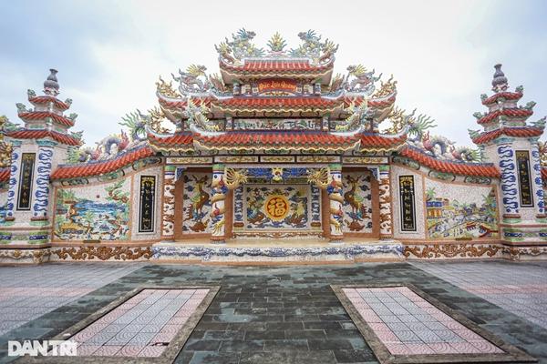 Ngắm những biệt thự lăng mộ bạc tỷ xa hoa như lăng vua chúa ở Huế-7