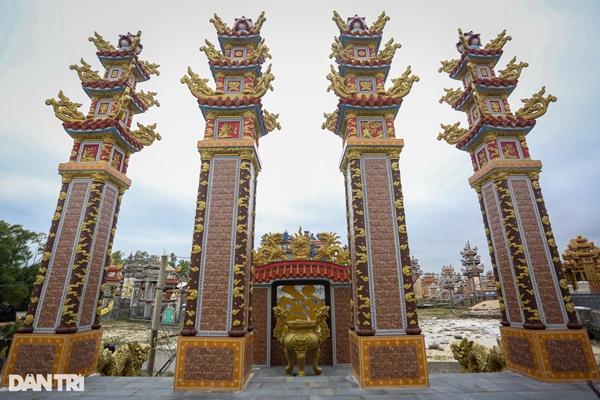 Ngắm những biệt thự lăng mộ bạc tỷ xa hoa như lăng vua chúa ở Huế-8