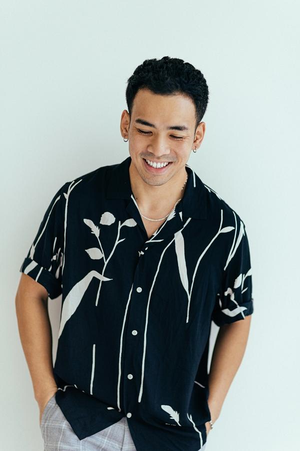 Khách Mỹ chờ 2 tháng mới được thợ người Việt cắt tóc, giá 3 triệu đồng/lần-3