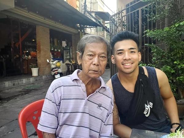 Khách Mỹ chờ 2 tháng mới được thợ người Việt cắt tóc, giá 3 triệu đồng/lần-7