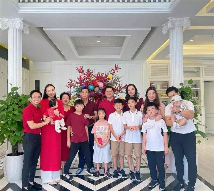 Những lần Đàm Thu Trang xuất hiện bên mẹ chồng đại gia gây sốt-7