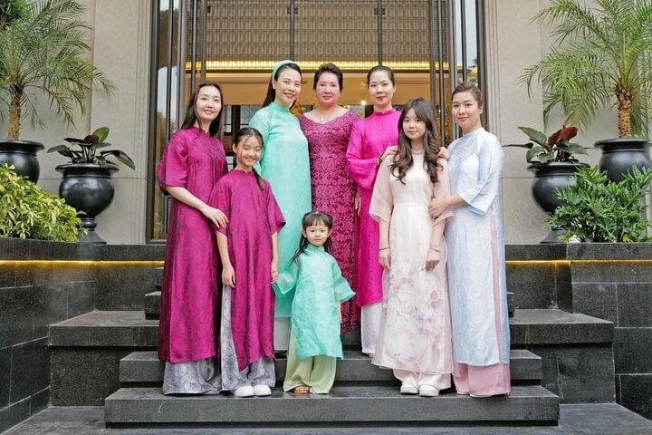 Những lần Đàm Thu Trang xuất hiện bên mẹ chồng đại gia gây sốt-11