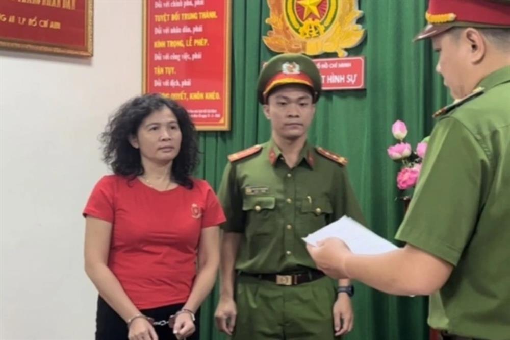 Triệu tập vợ chồng bà Phương Hằng tới phiên tòa xét xử nhà báo Hàn Ni-1