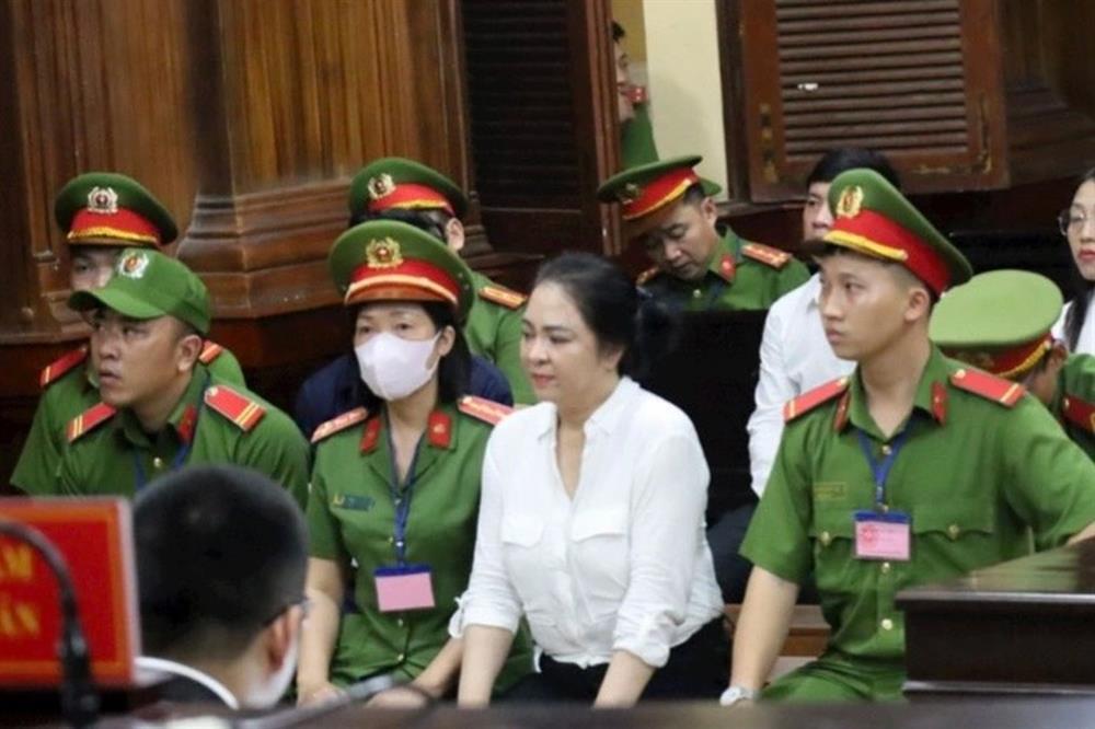 Triệu tập vợ chồng bà Phương Hằng tới phiên tòa xét xử nhà báo Hàn Ni-2