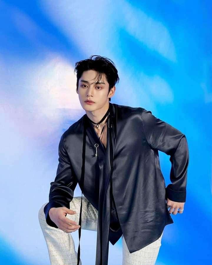 Chuyện hi hữu diễn ra tại lễ trao giải khiến dàn nghệ sĩ ngượng ngùng bịt mũi-3