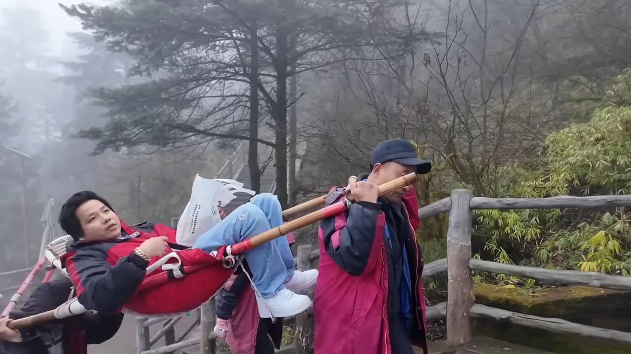 YouTuber Việt giàu nhất ở Mỹ và những hành động gây tranh cãi-3