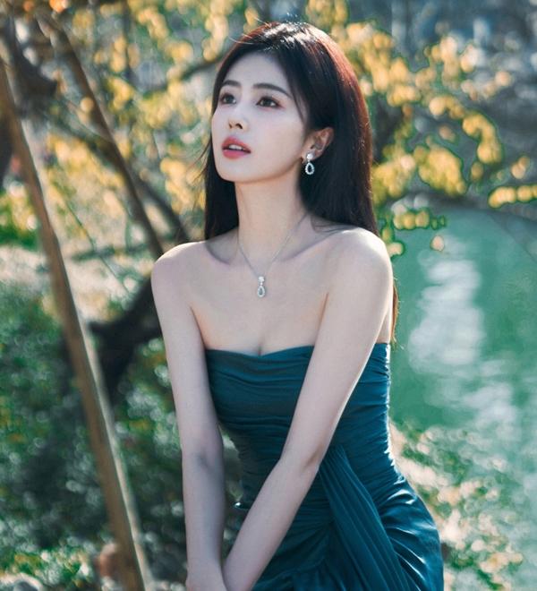 Bạch Lộc được khen đẹp như tiên nữ-6