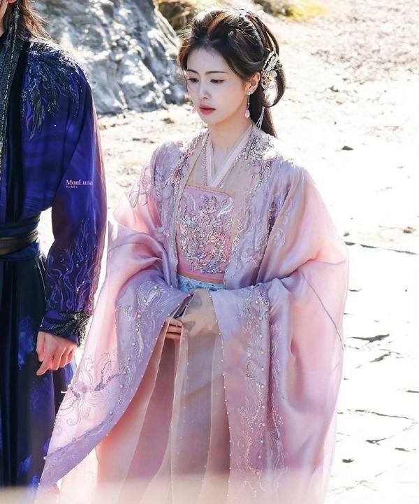 Bạch Lộc được khen đẹp như tiên nữ-7