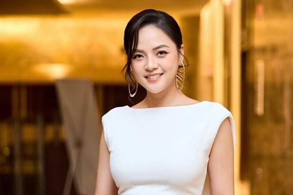 Mẹ ruột Thu Quỳnh từng là mỹ nhân tài sắc vẹn toàn thập niên 90, được mệnh danh là thiên nga sân khấu kịch-9