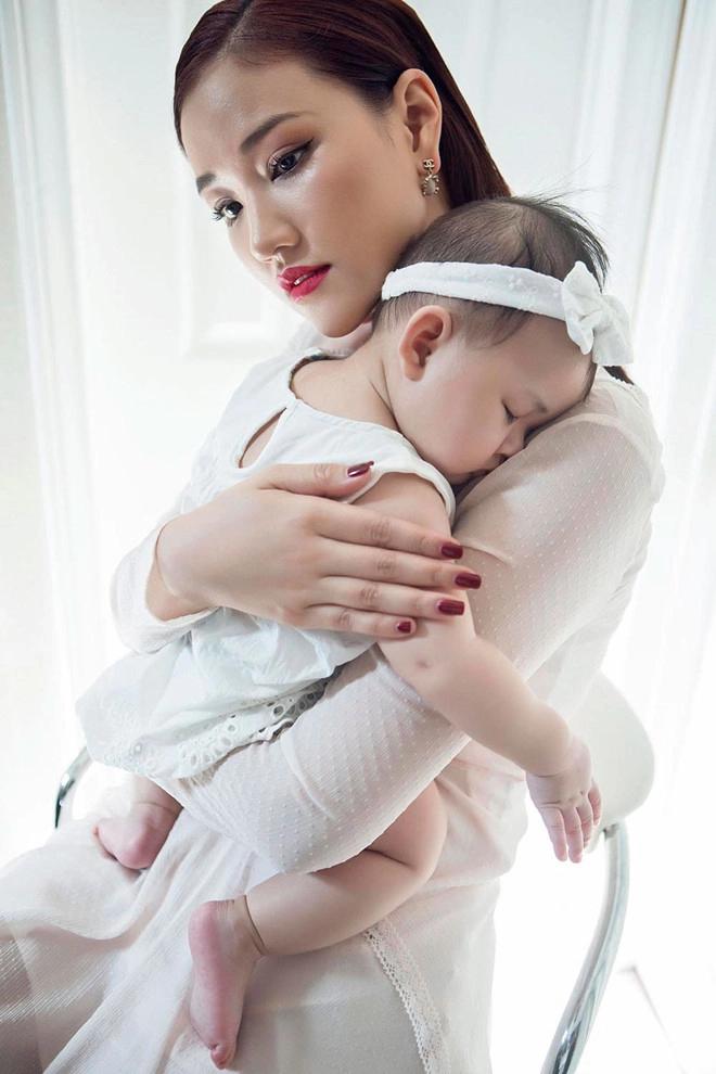 Loạt mỹ nhân Việt từng đột ngột biến mất khỏi làng giải trí để sang Mỹ sinh con: Thúy Diễm muốn con có quốc tịch xịn-5