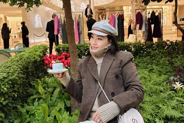 Thân thế kín tiếng của chồng sắp cưới Quỳnh Thư: Điển trai, làm quản lý khách sạn-4