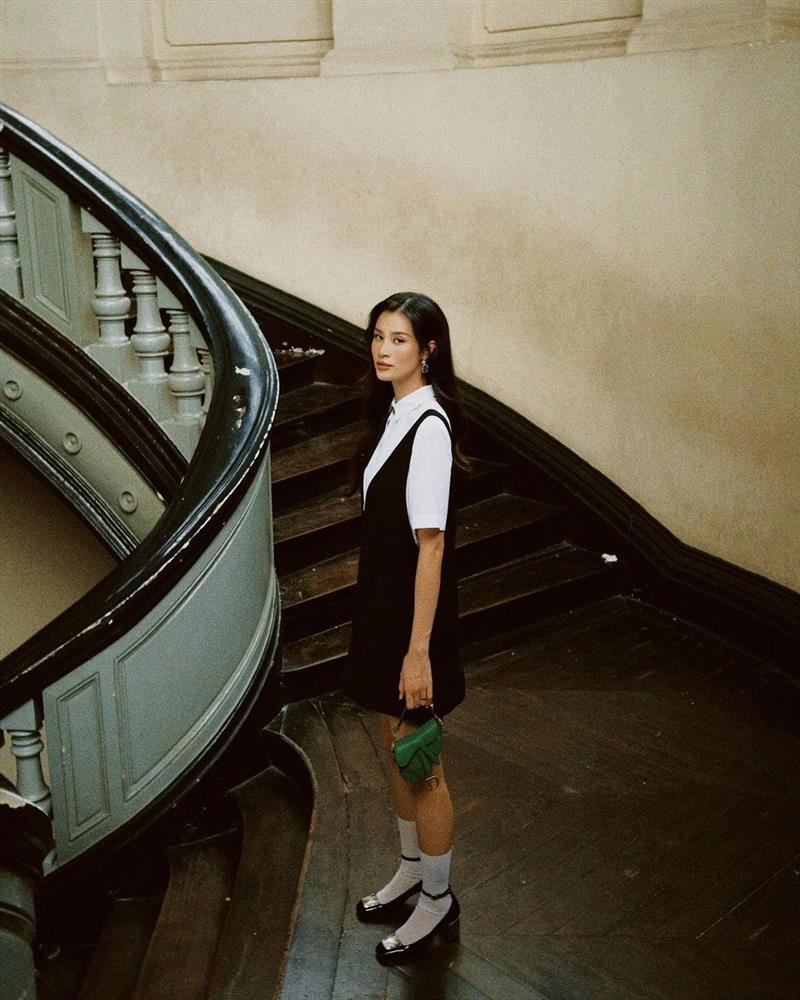 Công thức phối đồ sành điệu với túi xách hàng hiệu của Đông Nhi-5