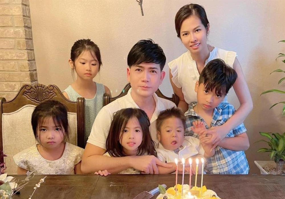 Những gia đình nhiều con nhất nhì showbiz Việt: Danh ca Phương Dung có tận 8 người con!-5