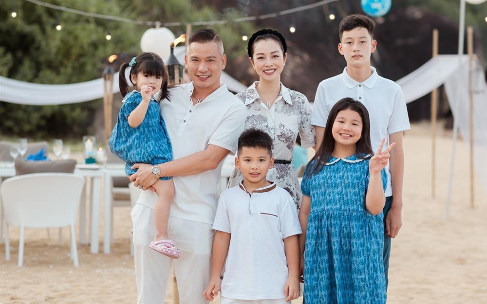 Những gia đình nhiều con nhất nhì showbiz Việt: Danh ca Phương Dung có tận 8 người con!-11