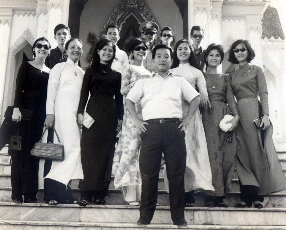 Những gia đình nhiều con nhất nhì showbiz Việt: Danh ca Phương Dung có tận 8 người con!-17