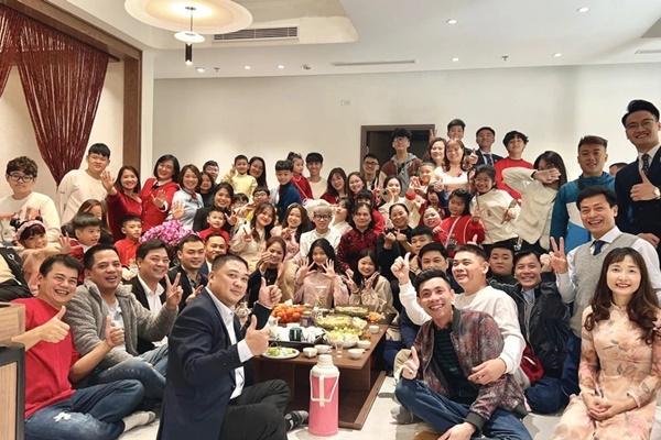 Đại gia đình ở Phú Thọ có 150 người, lì xì nhẹ nhàng hết 15 triệu, cụ 100 tuổi vẫn nhớ tên con cháu-4