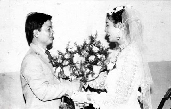 Hôn nhân đời thực của mỹ nhân Hà thành xưa: NSƯT Chiều Xuân tuổi hưu viên mãn bên chồng nhạc sĩ tài hoa-4