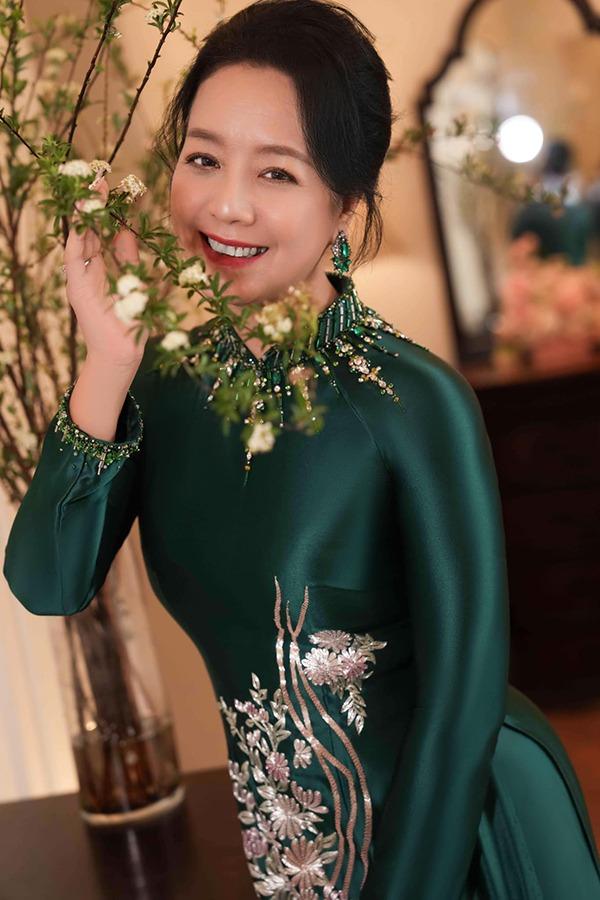 Hôn nhân đời thực của mỹ nhân Hà thành xưa: NSƯT Chiều Xuân tuổi hưu viên mãn bên chồng nhạc sĩ tài hoa-5