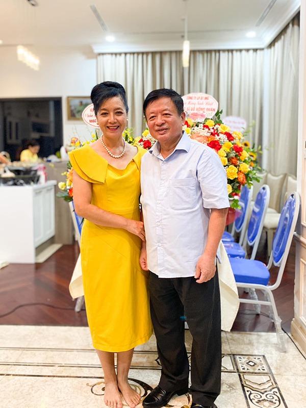 Hôn nhân đời thực của mỹ nhân Hà thành xưa: NSƯT Chiều Xuân tuổi hưu viên mãn bên chồng nhạc sĩ tài hoa-7