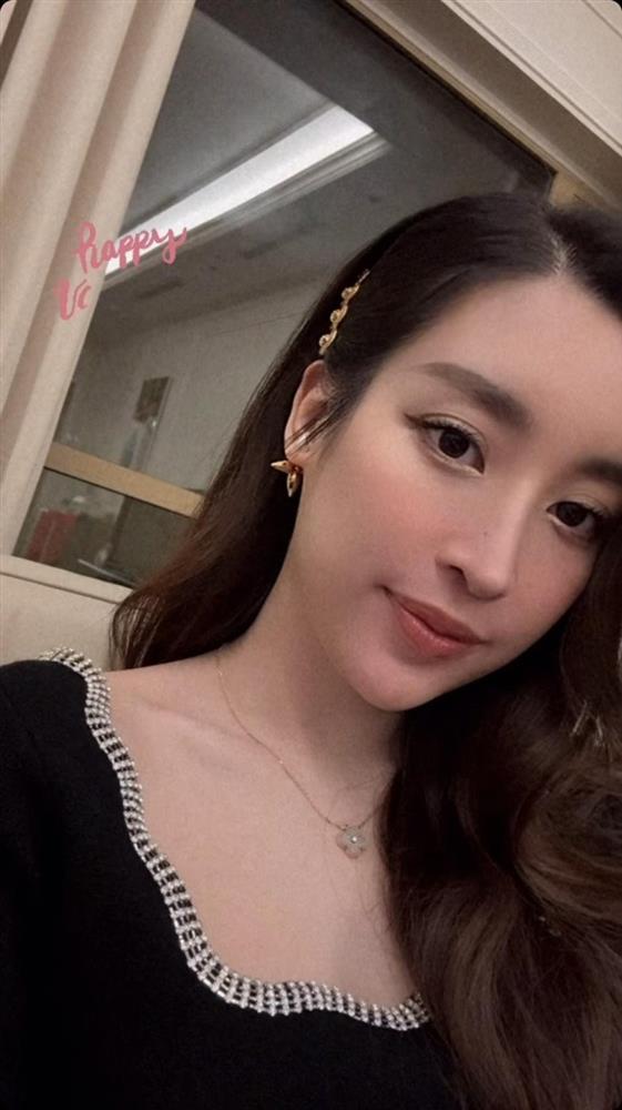 Đỗ Mỹ Linh cùng chồng thả đèn trong chuyến du lịch, hé lộ biệt danh nhóc tỳ đầu lòng-4