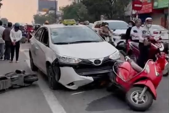 Vụ ô tô tông loạt xe dừng đèn đỏ ở Huế: Lời khai của tài xế