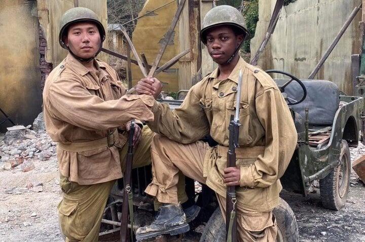 Sang Việt Nam du học, nam sinh châu Phi gây sốt trong phim ‘Đào, phở và piano’-1