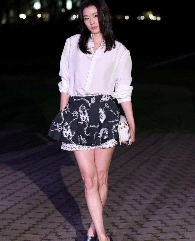 Son Heung Min xuất hiện cùng mợ chảnh Jun Ji Hyun sau vụ xô xát-6