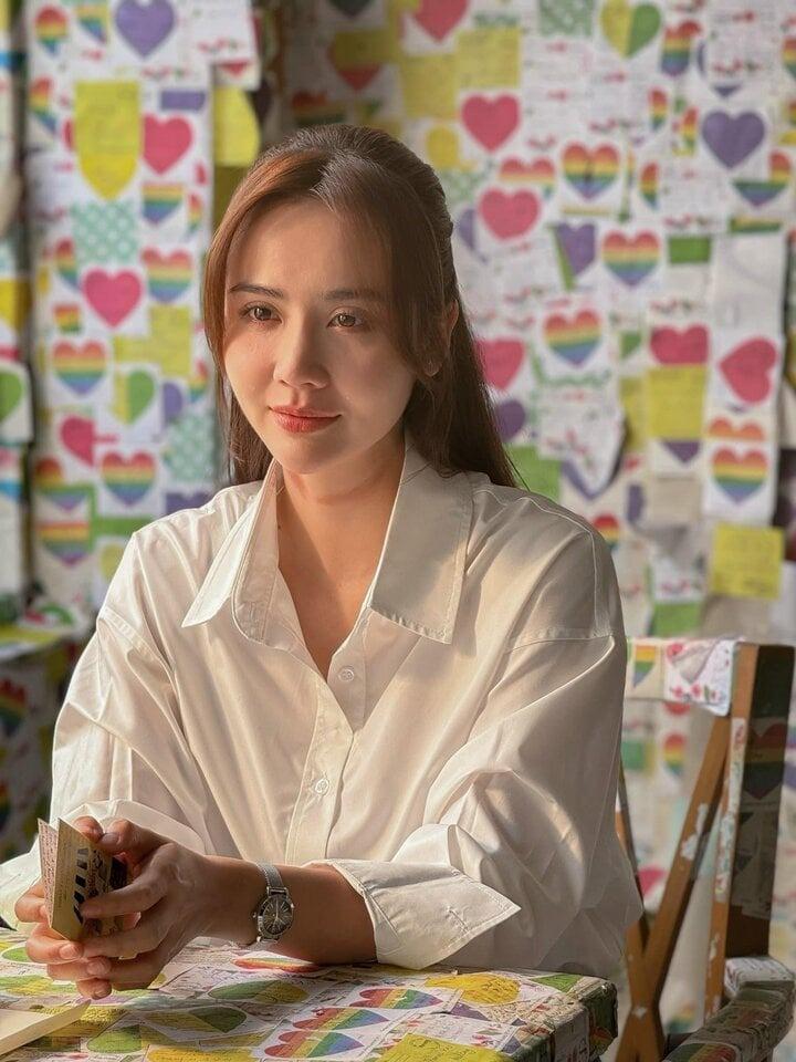 Nữ chính Chúng ta của 8 năm sau khoe ảnh hậu trường, khán giả lại chê phim-3