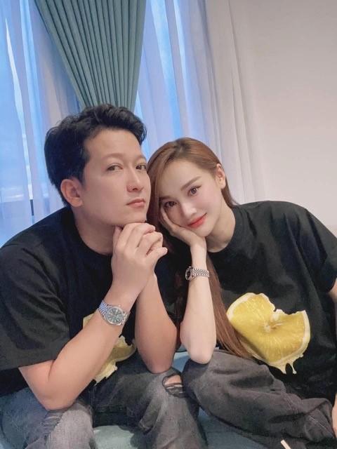 Trường Giang - Nhã Phương bị tóm gọn khi đi chùa, nhất quyết không làm điều này giữa bão thị phi-5