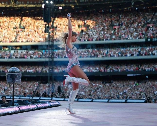 Đến lượt Hong Kong, Trung Quốc phát cuồng vì Taylor Swift-1