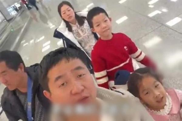 Gọi du khách là con ma tội nghiệp vì hỏi giá mà không mua, cửa hàng bị phạt-2