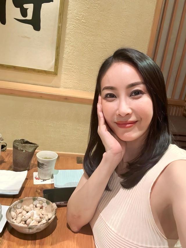 Nhan sắc ở tuổi U50 của Hà Kiều Anh, sống giàu sang trong biệt thự 400 tỷ đồng-5