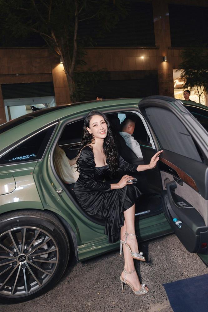 Nhan sắc ở tuổi U50 của Hà Kiều Anh, sống giàu sang trong biệt thự 400 tỷ đồng-7