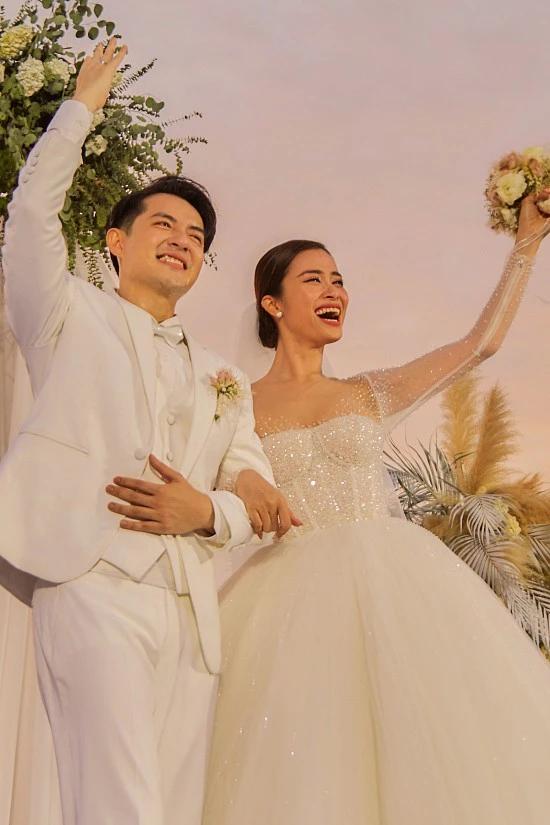 Trường Giang - Nhã Phương, Đông Nhi - Ông Cao Thắng và những màn cầu hôn gây chấn động showbiz Việt-5