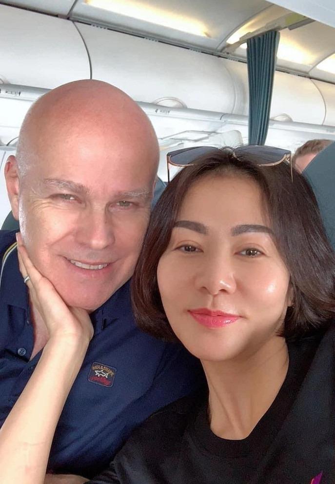 Ca sĩ Thu Minh: Chồng Tây tôi đốt đuốc không tìm được người thứ 2!-10