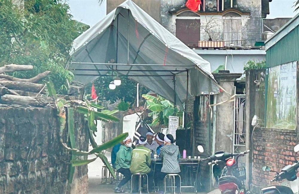 Xô xát trong bữa rượu đầu năm, khách mời bị ngã tử vong-1