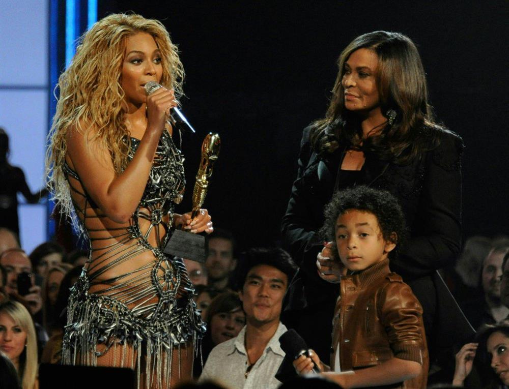 Cháu trai của Beyoncé làm người mẫu tại tuần lễ thời trang New York-3