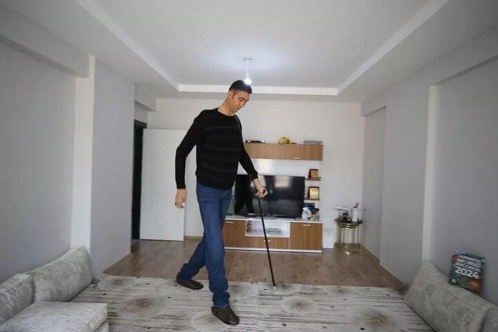 Cuộc hội ngộ giữa người đàn ông cao nhất thế giới và cô gái thấp nhất thế giới-4