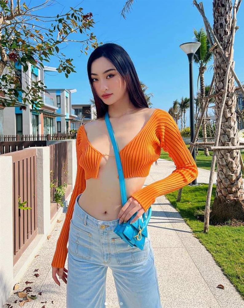 Khổng Tú Quỳnh gây choáng với chiếc áo 1 khuy tạo cảm giác chưa chạm đã rơi-4