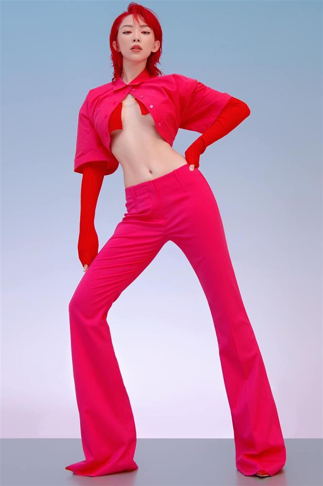 Khổng Tú Quỳnh gây choáng với chiếc áo 1 khuy tạo cảm giác chưa chạm đã rơi-6