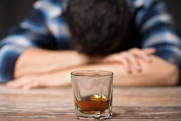 Uống 5 lon bia, bao lâu mới hết nồng độ cồn?-2