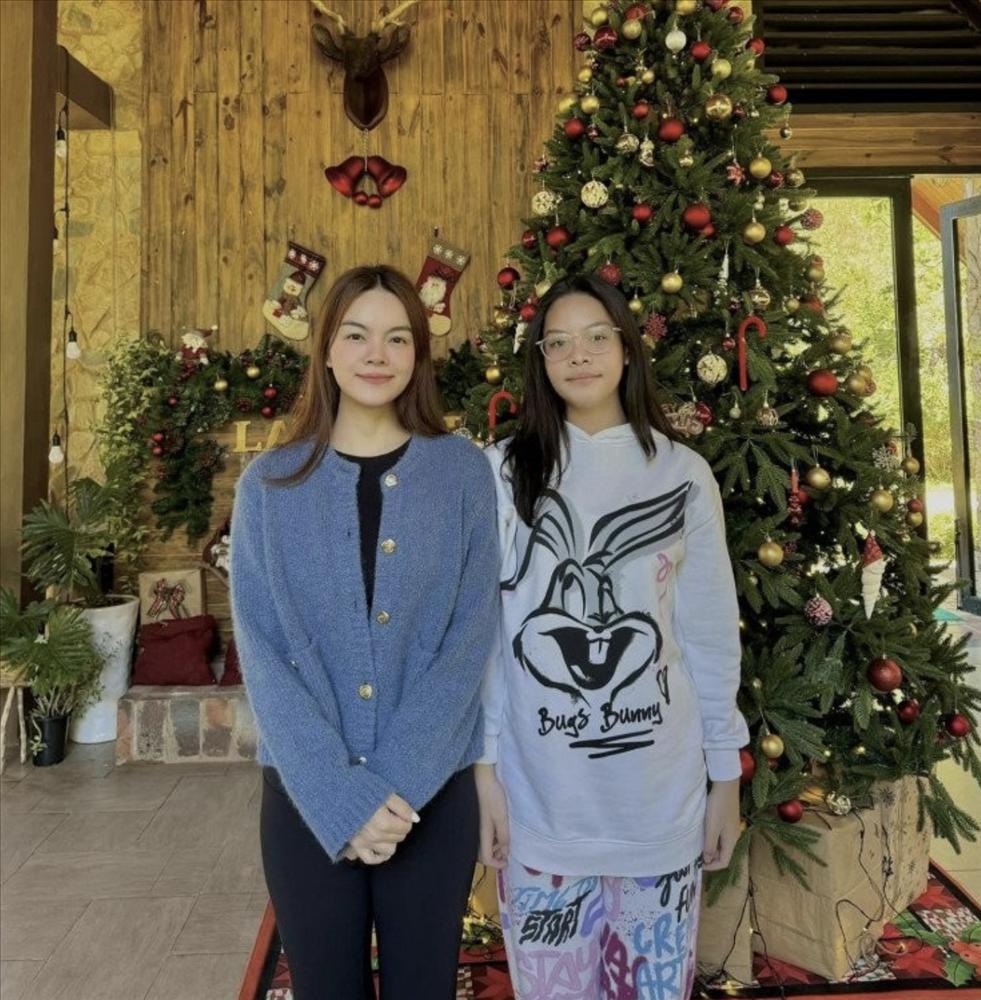 Con gái lớn của Phạm Quỳnh Anh đứng cạnh mẹ đã vượt mặt, diện mạo ở tuổi 12 trổ mã giống bố-4