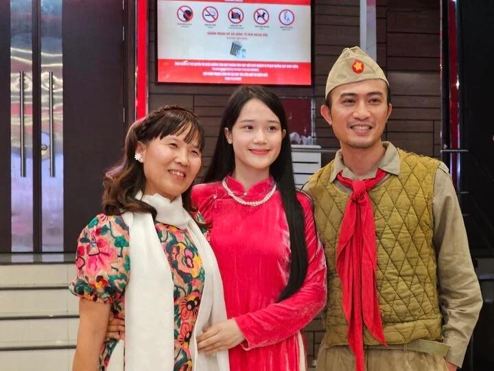 Nam nữ chính Đào, Phở Và Piano xuất hiện ở rạp chiếu phim, khán giả vỡ òa-3