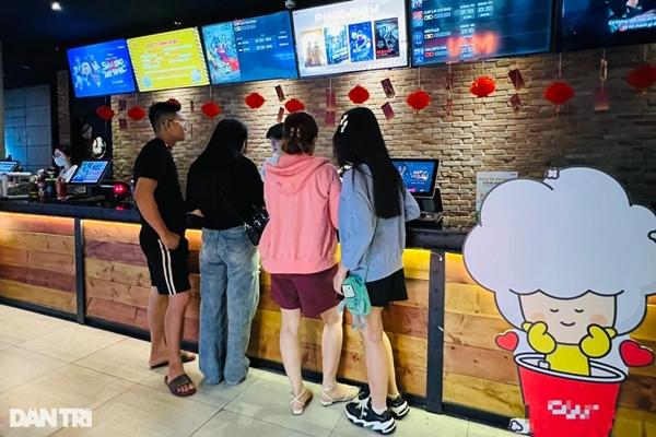 Để lọt học sinh xem Mai 18+: Trách nhiệm của ai, khán giả có bị phạt?-2