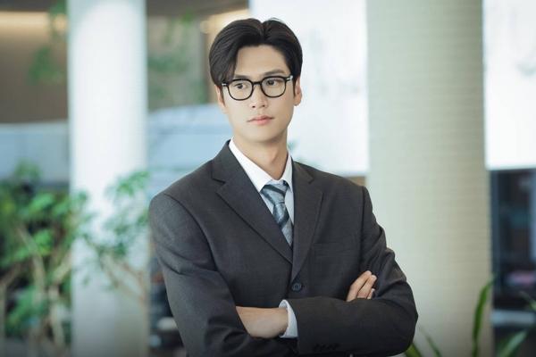 Na In Woo sao nam sở hữu chiều cao khủng với nhiều tài lẻ đáng nể