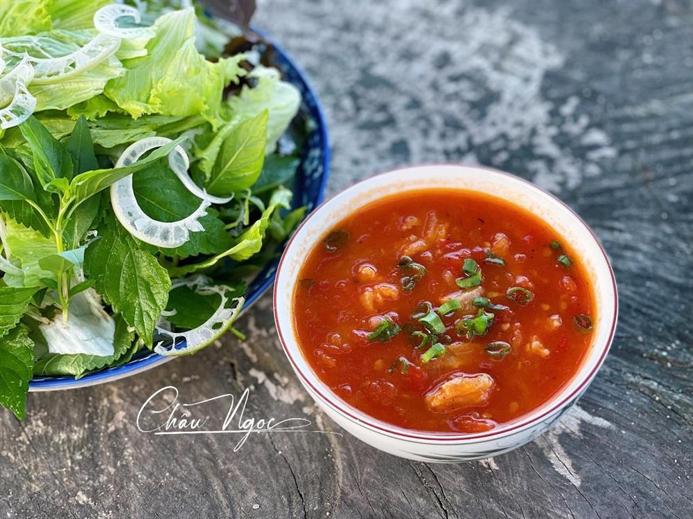 Món ăn chống ngán sau Tết: Sốt cà chua chấm rau sống ngon nhức nách-1
