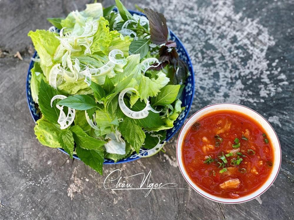 Món ăn chống ngán sau Tết: Sốt cà chua chấm rau sống ngon nhức nách-2